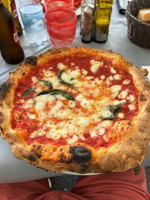 Pizza Margherita, Napoli