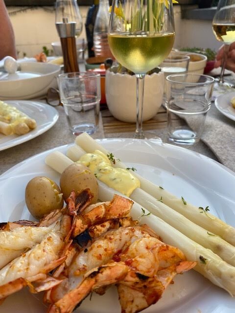 spargel, scampi, riesling